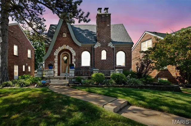 $443,180 | 3807 Tamm Avenue, St. Louis, MO 63109