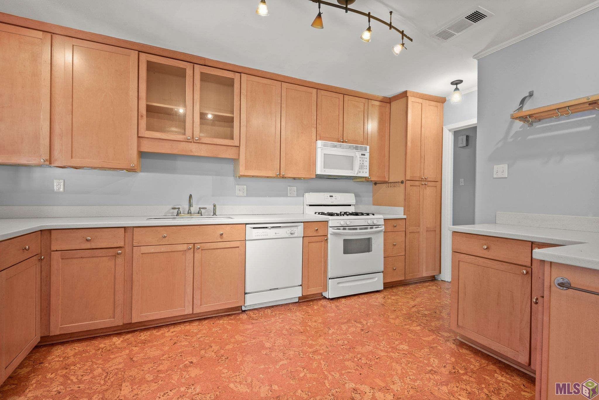 488 Polytech Drive Baton Rouge, LA 70808 - Photo 6 of 21 Gallery Image 6