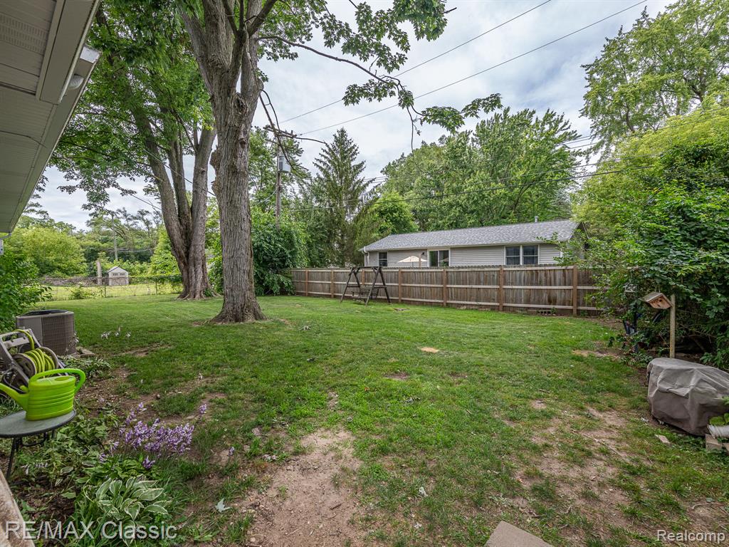 253 Delaware Road Whitmore Lake, MI 48189 - Photo 27 of 35 Gallery Image 27