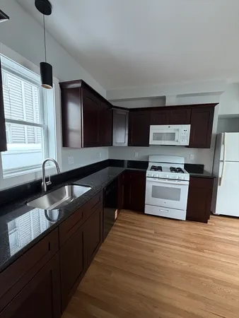 $3,100 | 6 Dana Street, Unit 1, Somerville, MA 02145