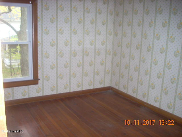 59 Holmes Road Pittsfield, MA 01201 - Photo 15 of 22 bed4