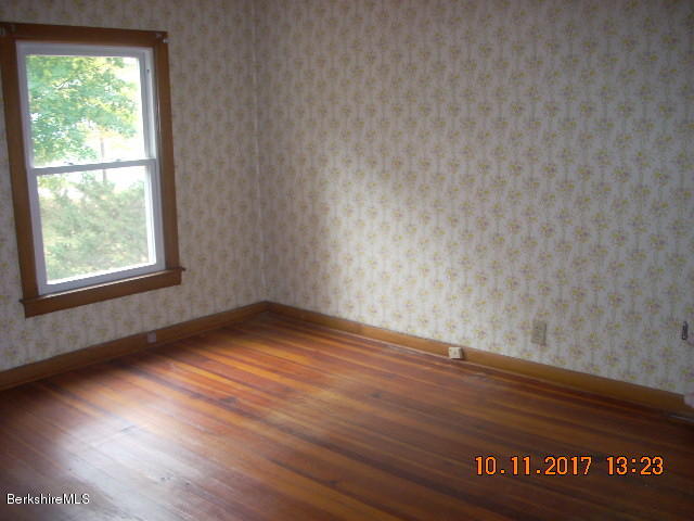 59 Holmes Road Pittsfield, MA 01201 - Photo 16 of 22 bed5