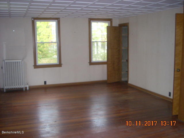 59 Holmes Road Pittsfield, MA 01201 - Photo 10 of 22 living3