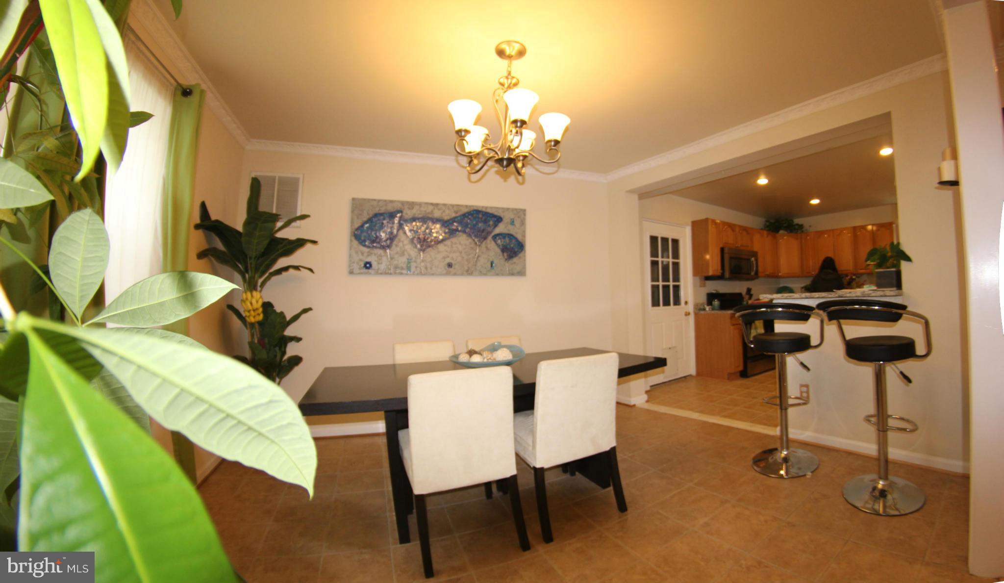 5239 Montgomery Street Springfield, VA 22151 - Photo 8 of 30 Dining Room