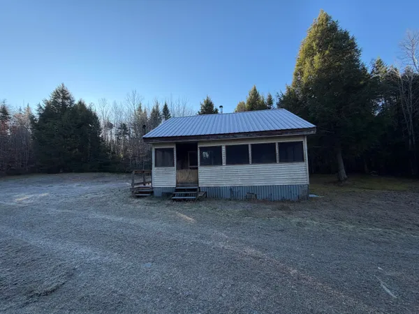 $125,000 | 2304 Maxwell Road, Springfield, ME 04487