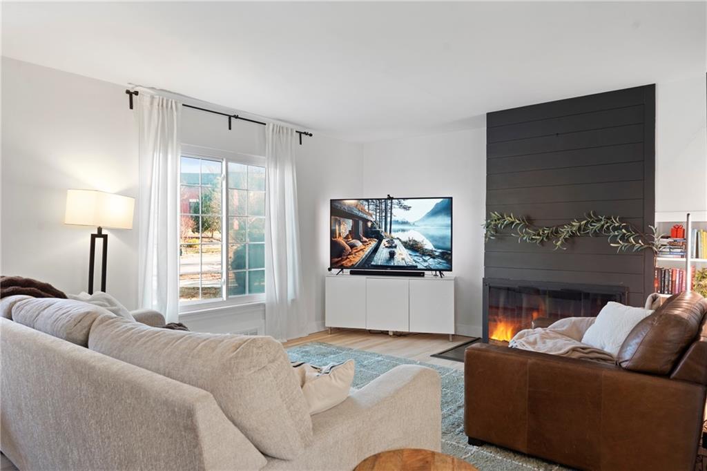 6820 Holmes Road Kansas City, MO 64131 - Photo 2 of 21