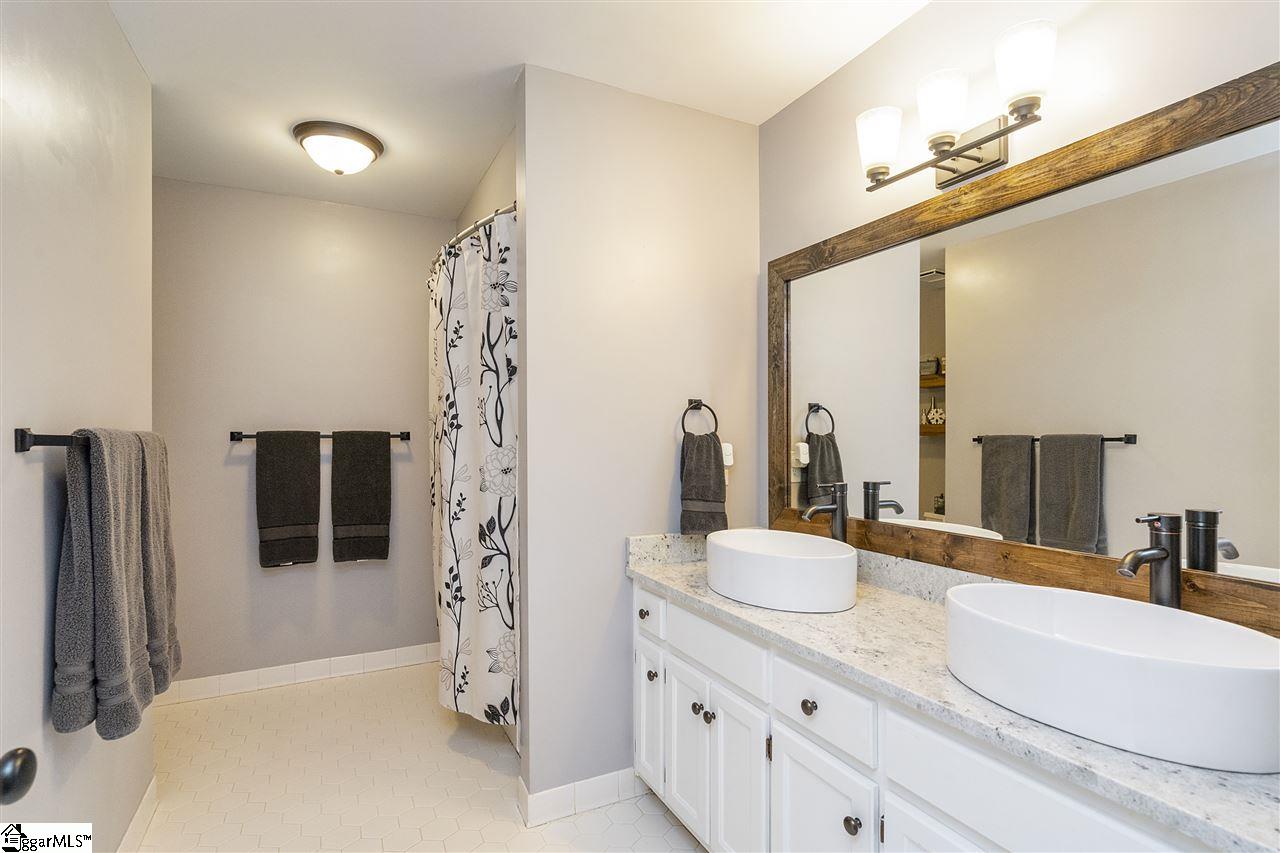 214 Loblolly Lane Greenville, SC 29607 - Photo 21 of 35 Gallery Image 21