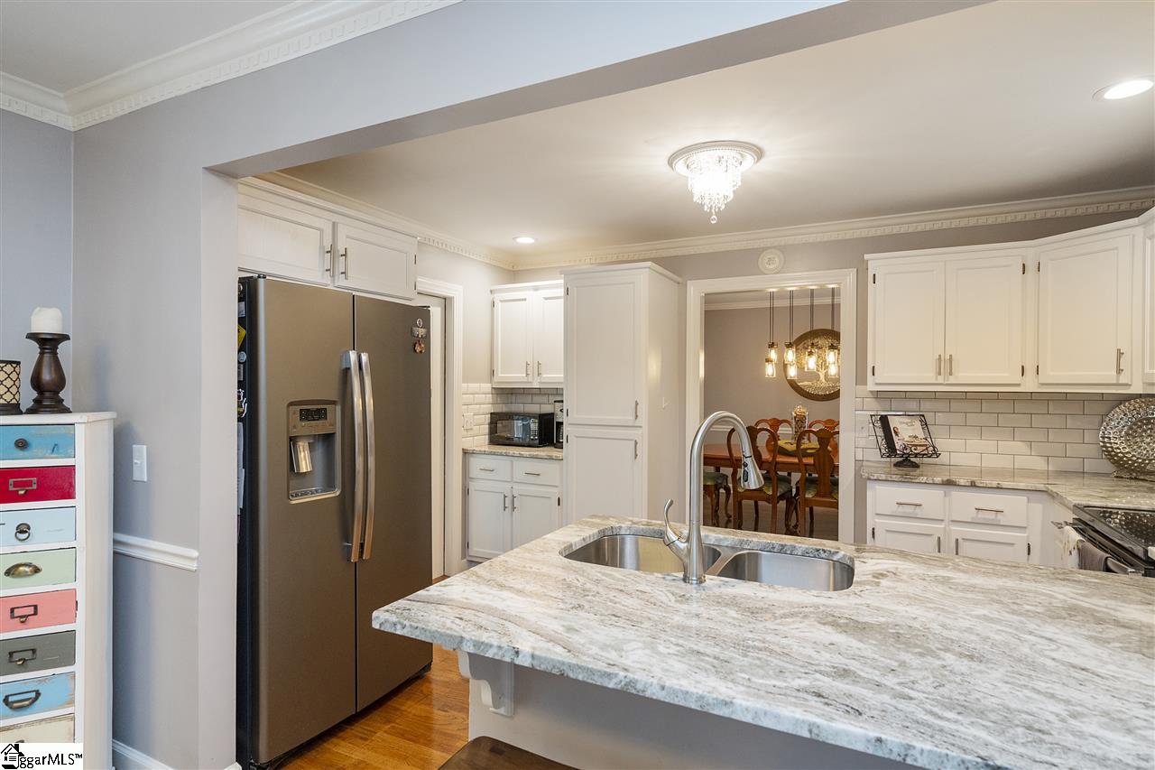 214 Loblolly Lane Greenville, SC 29607 - Photo 5 of 35 Gallery Image 5
