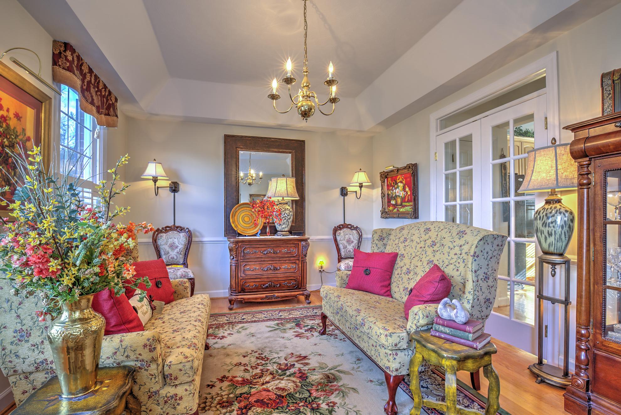 246 McIntosh Road Roanoke, VA 24019 - Photo 23 of 41 FormalLivingRm