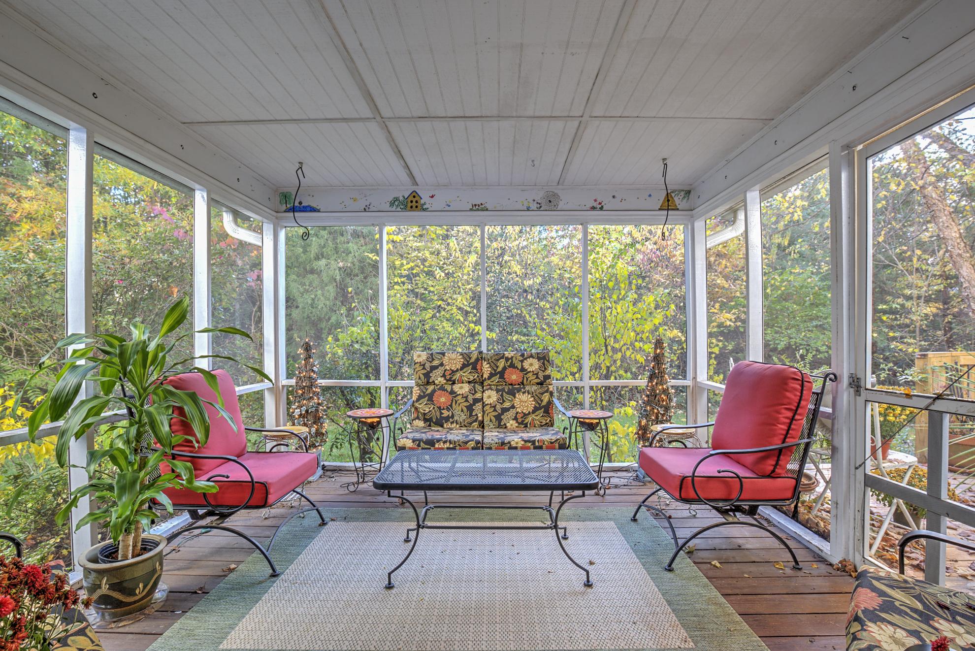 246 McIntosh Road Roanoke, VA 24019 - Photo 38 of 41 SunRoom
