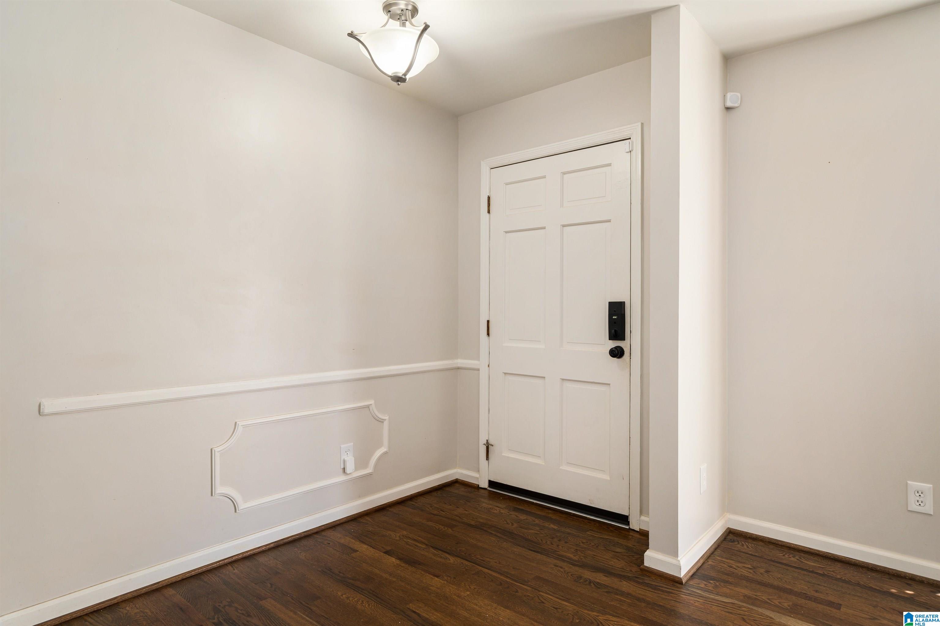 828 Rockingham Road Birmingham, AL 35235 - Photo 5 of 28