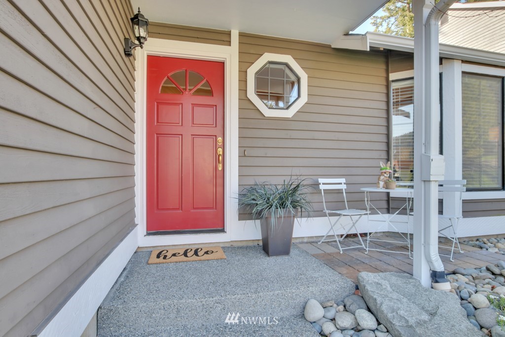 5053 Northeast 23rd Street Renton, WA 98059 - Photo 2 of 23