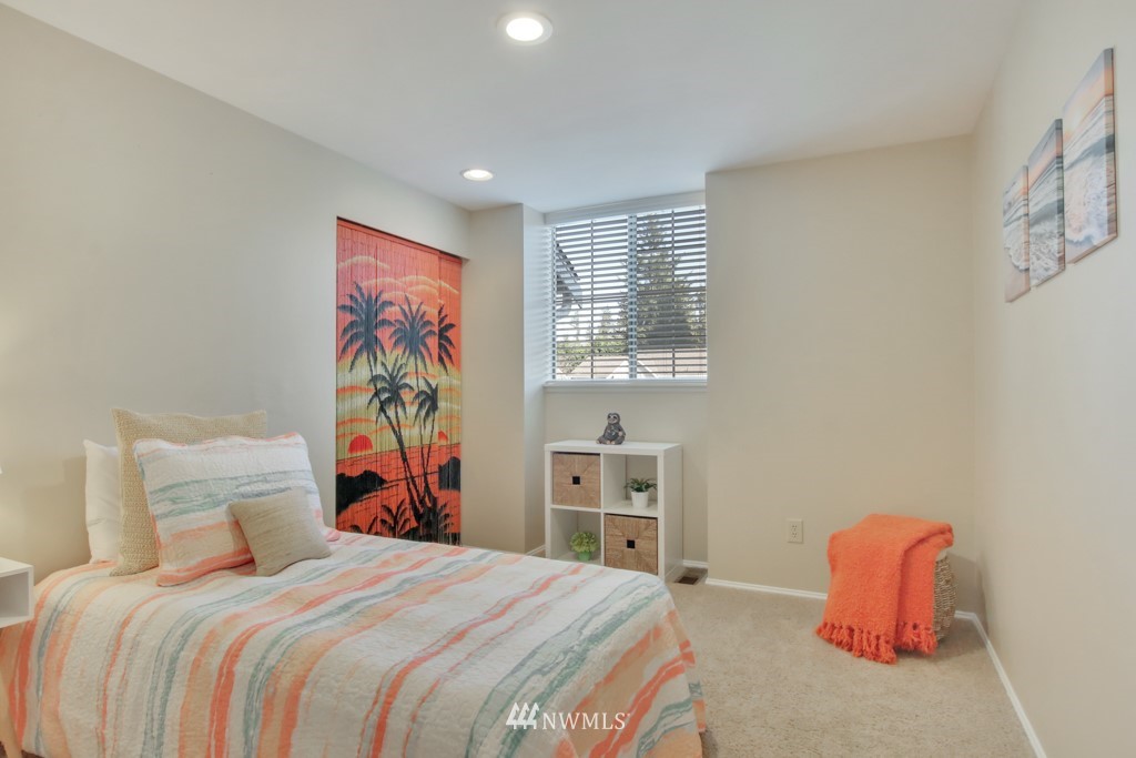 5053 Northeast 23rd Street Renton, WA 98059 - Photo 15 of 23