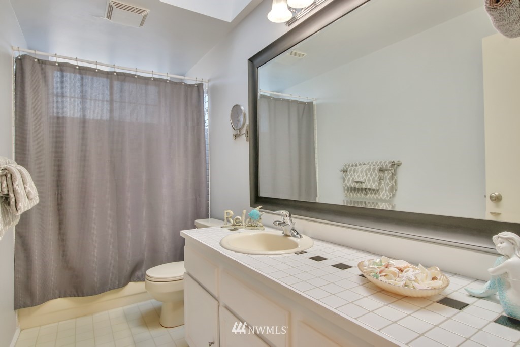 5053 Northeast 23rd Street Renton, WA 98059 - Photo 16 of 23