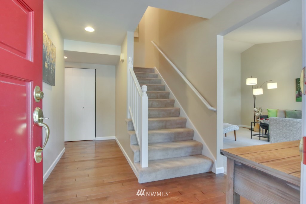 5053 Northeast 23rd Street Renton, WA 98059 - Photo 3 of 23