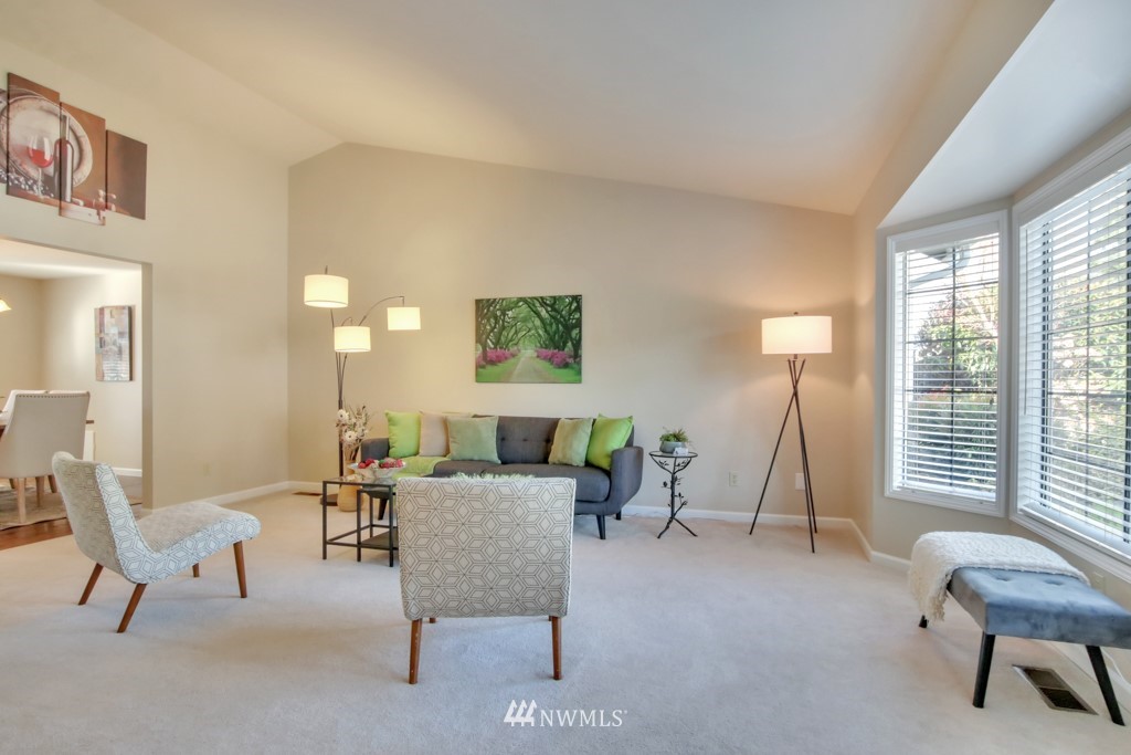 5053 Northeast 23rd Street Renton, WA 98059 - Photo 4 of 23