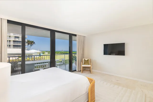 $4,950,000 | 3170 South Ocean Boulevard, Unit 203S, Palm Beach, FL 33480