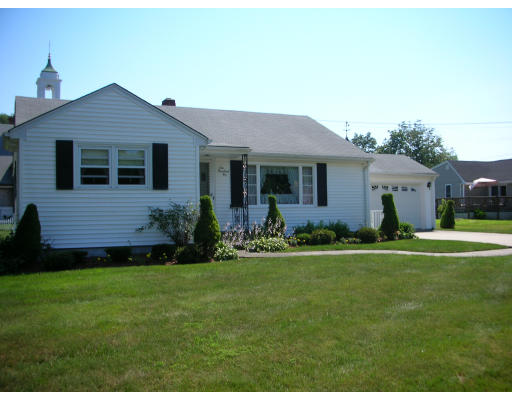 110 Ralph Chapman Road Swansea, MA 02777 - Photo 2 of 9 Gallery Image 2
