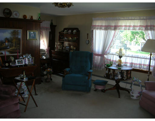 110 Ralph Chapman Road Swansea, MA 02777 - Photo 5 of 9 Gallery Image 5