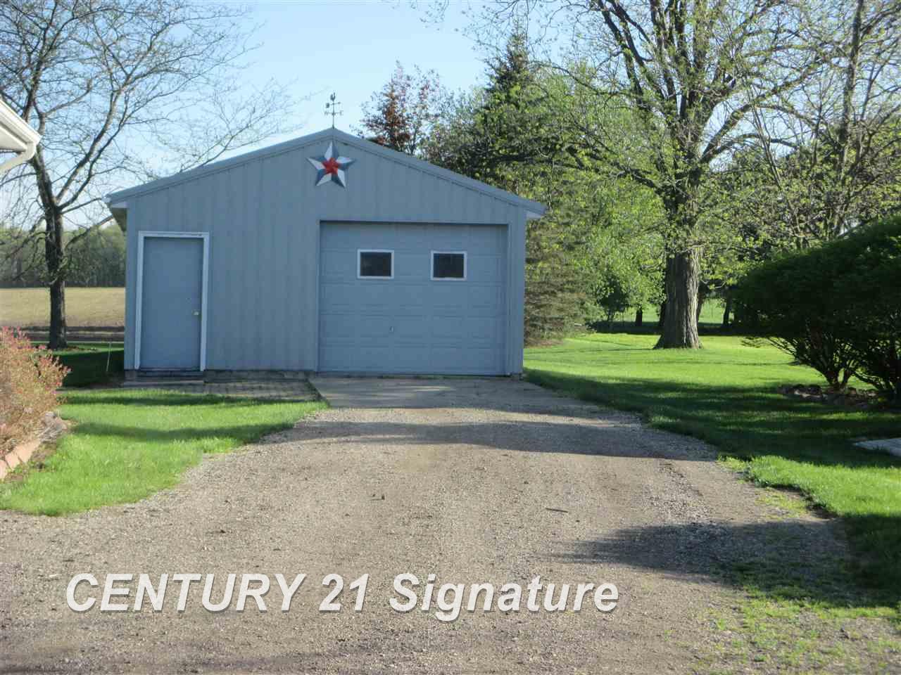 11270 West Stanley Road Flushing, MI 48433 - Photo 2 of 34