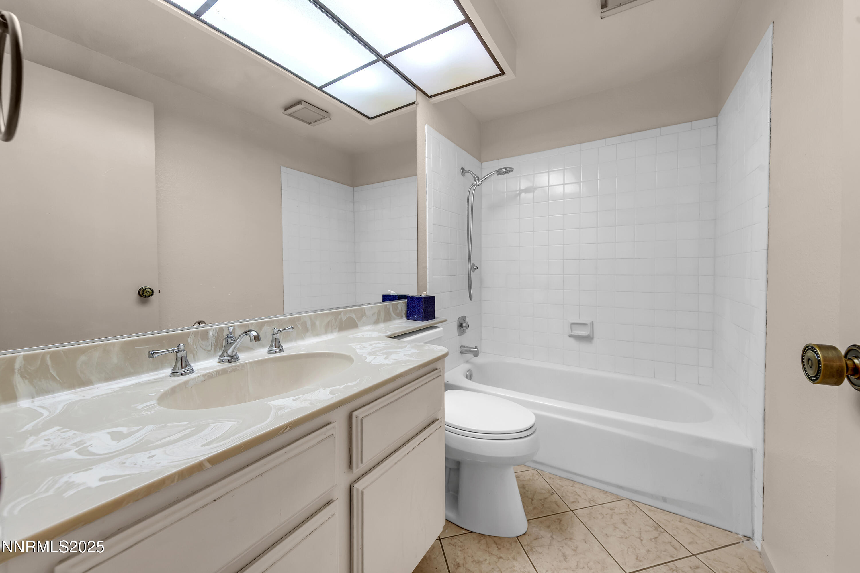 320 West Riverview Circle Reno, NV 89509 - Photo 20 of 47 Guest Bath
