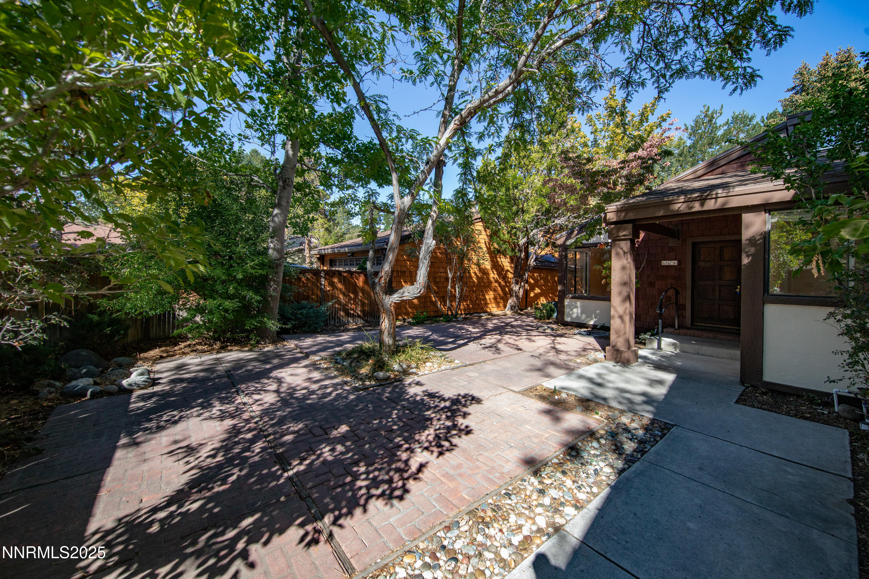 320 West Riverview Circle Reno, NV 89509 - Photo 44 of 47 Courtyard