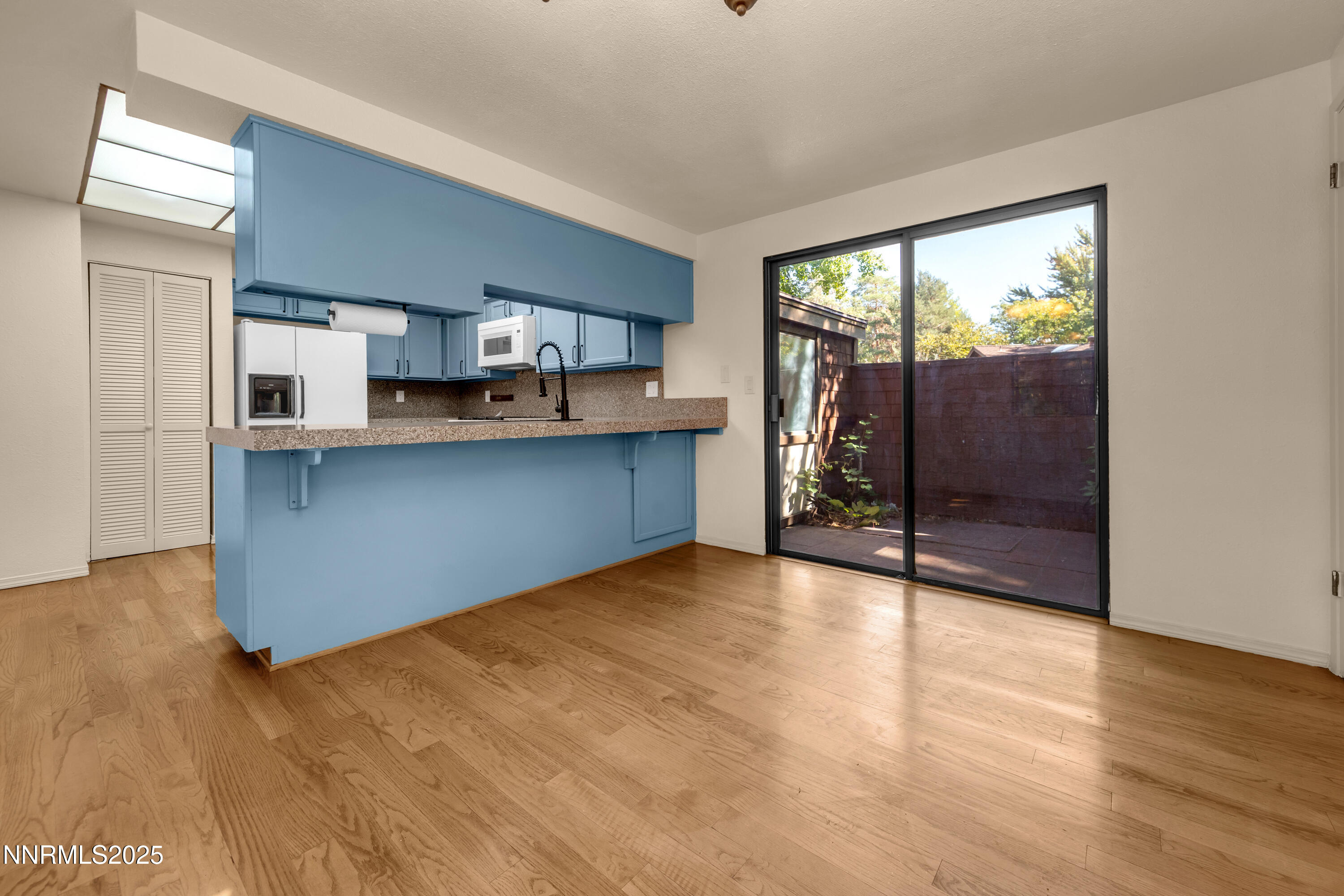 320 West Riverview Circle Reno, NV 89509 - Photo 6 of 47 Breakfast Nook