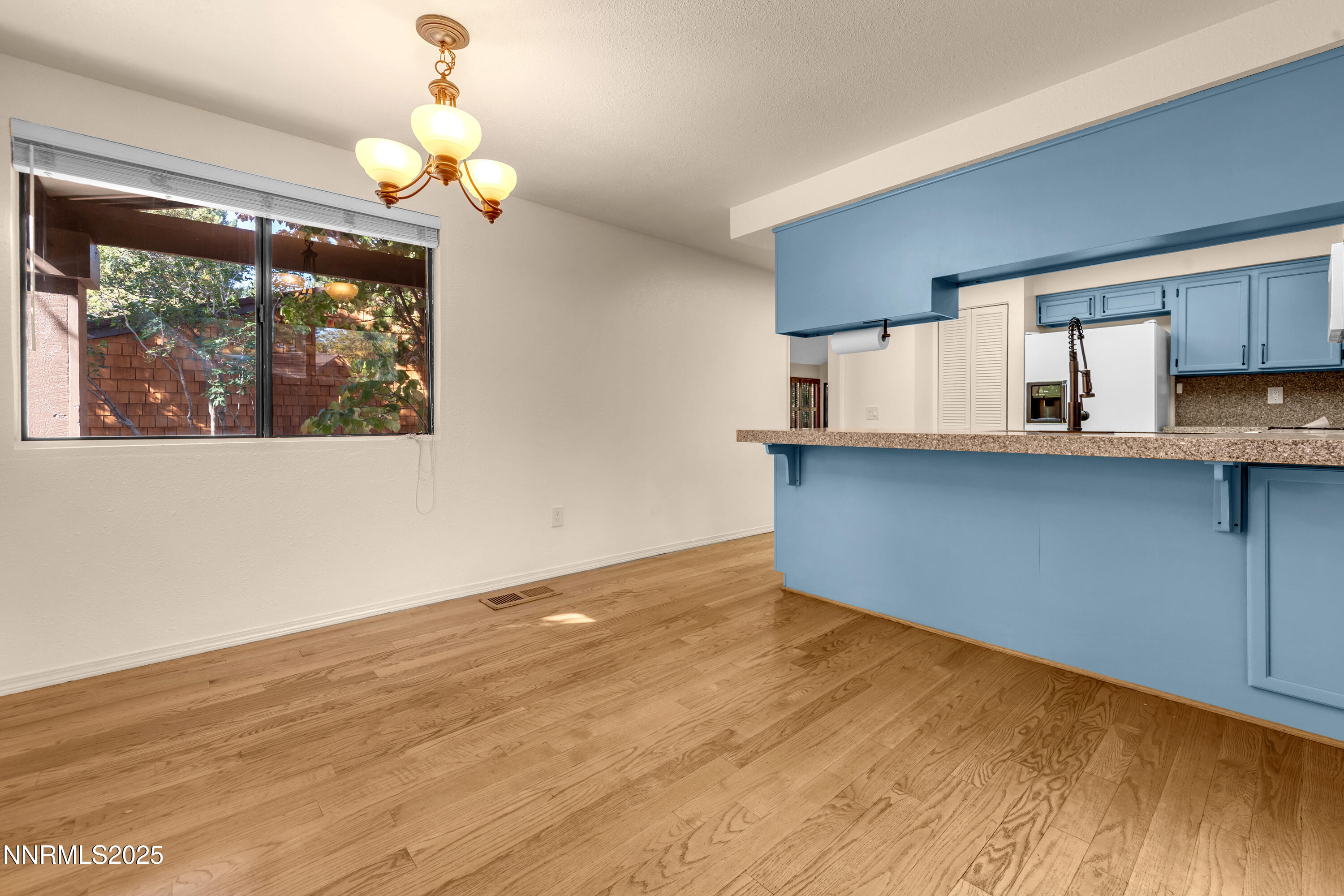 320 West Riverview Circle Reno, NV 89509 - Photo 7 of 47 Breakfast Nook