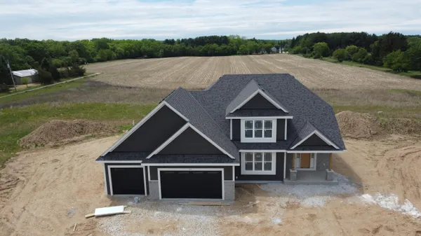 $781,990 | 617 Talbots Woods Drive, Oconomowoc, WI 53066