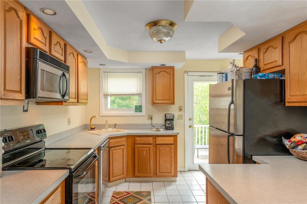 3399 Post Road, Unit 19 Warwick, RI 02886 - Photo 5 of 11