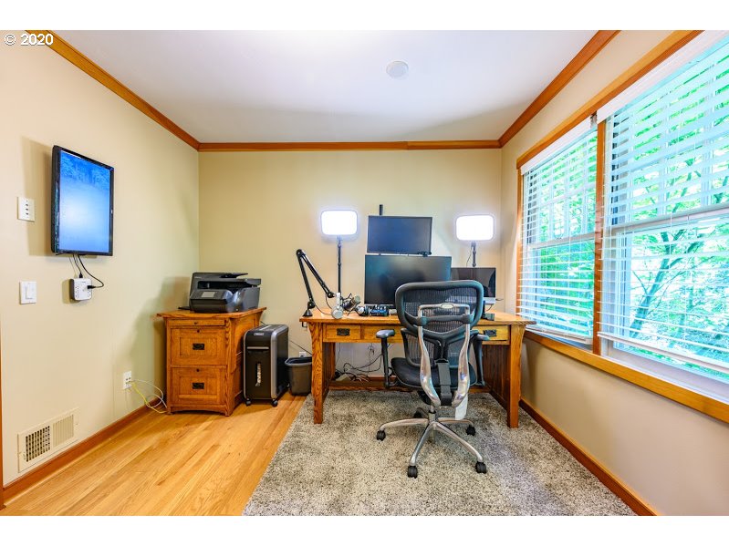 737 Northwest Spring Avenue Portland, OR 97229 - Photo 12 of 32