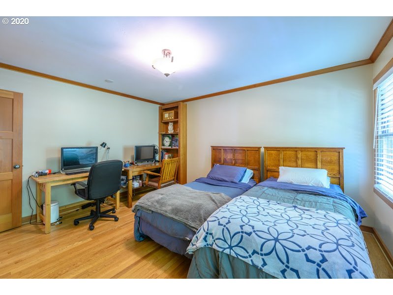 737 Northwest Spring Avenue Portland, OR 97229 - Photo 15 of 32