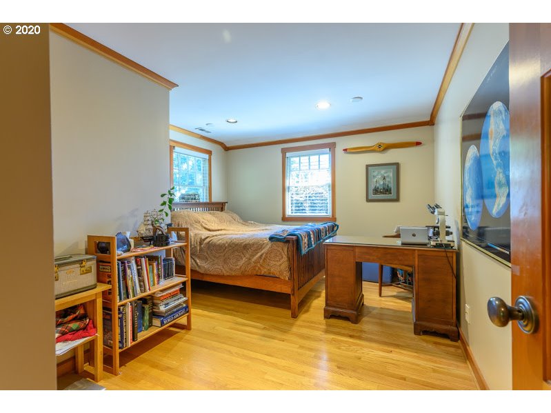 737 Northwest Spring Avenue Portland, OR 97229 - Photo 18 of 32