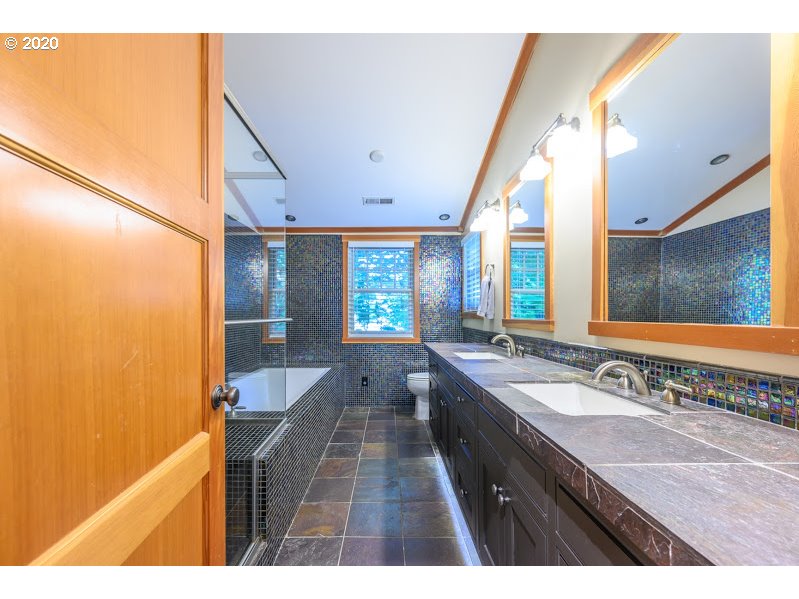 737 Northwest Spring Avenue Portland, OR 97229 - Photo 24 of 32