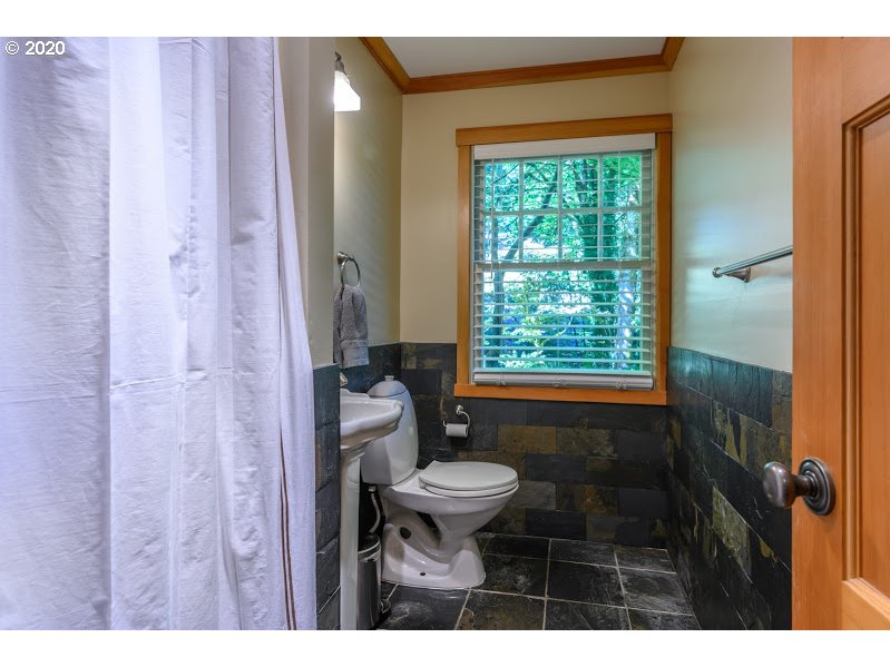 737 Northwest Spring Avenue Portland, OR 97229 - Photo 27 of 32