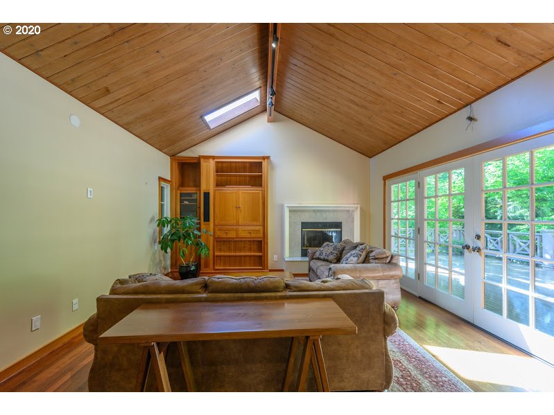 737 Northwest Spring Avenue Portland, OR 97229 - Photo 6 of 32