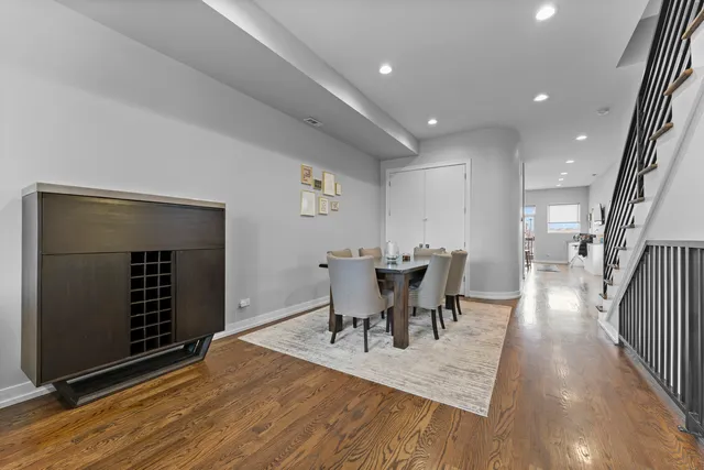 $6,000 | 2437 West Jackson Boulevard, Chicago, IL 60612