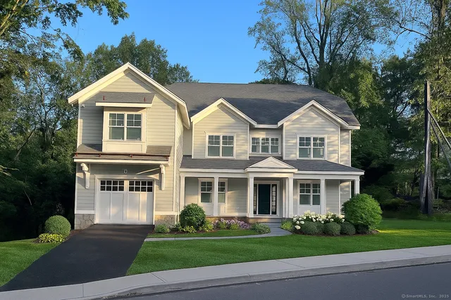 $2,800,000 | 130 West Avenue, Darien, CT 06820