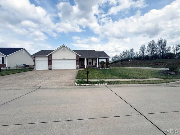 $370,000 | 1440 Cortez Drive, Hillsboro, MO 63050