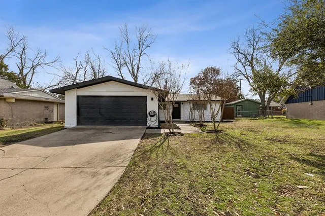 $2,750 | 827 Greenhaven Drive, Richardson, TX 75080