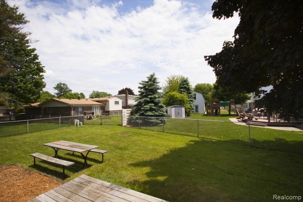 6340 Wedgewood Road Canton, MI 48187 - Photo 41 of 43 Inviting Backyard
