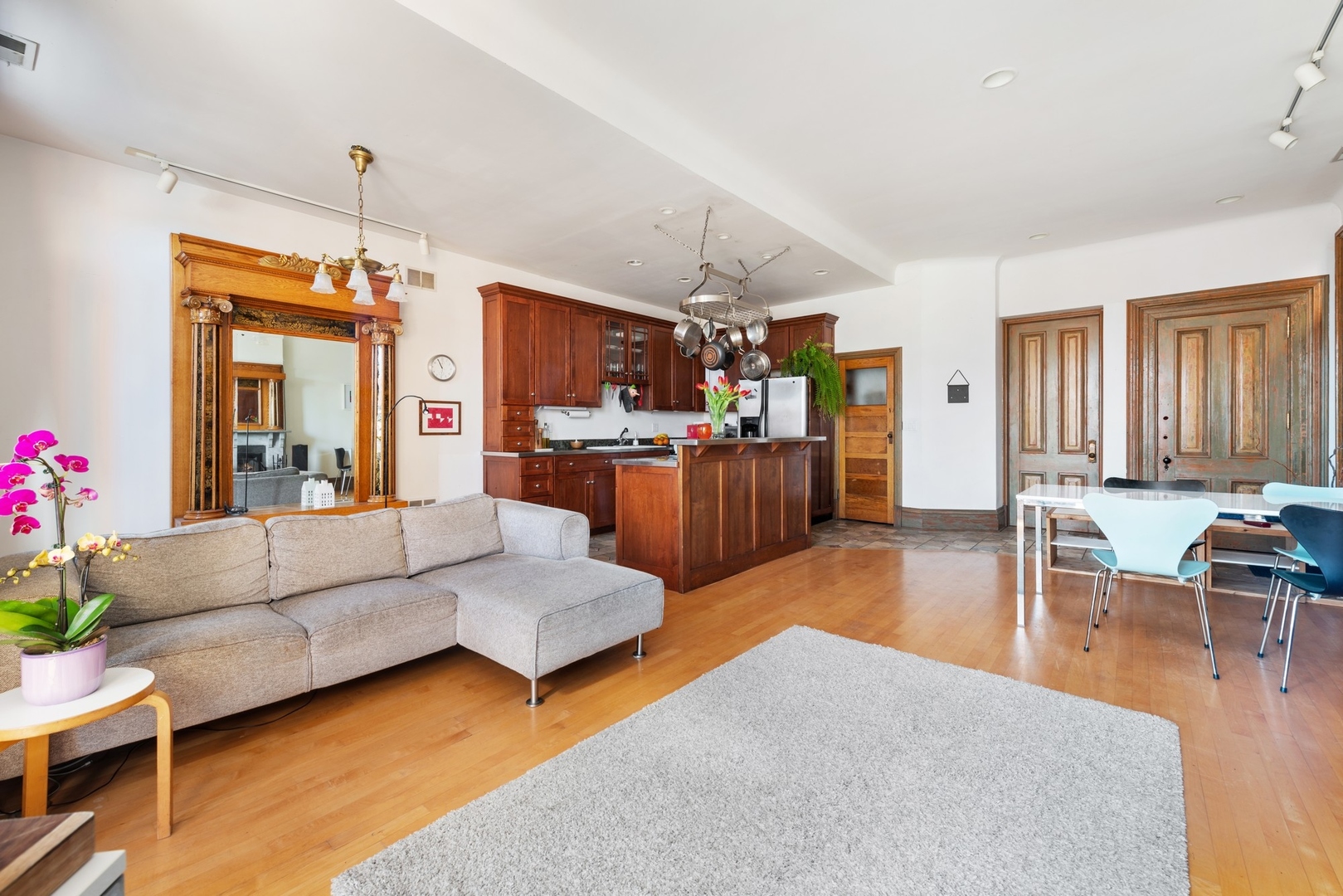 Undisclosed Address Chicago, IL 60614 - Photo 4 of 15