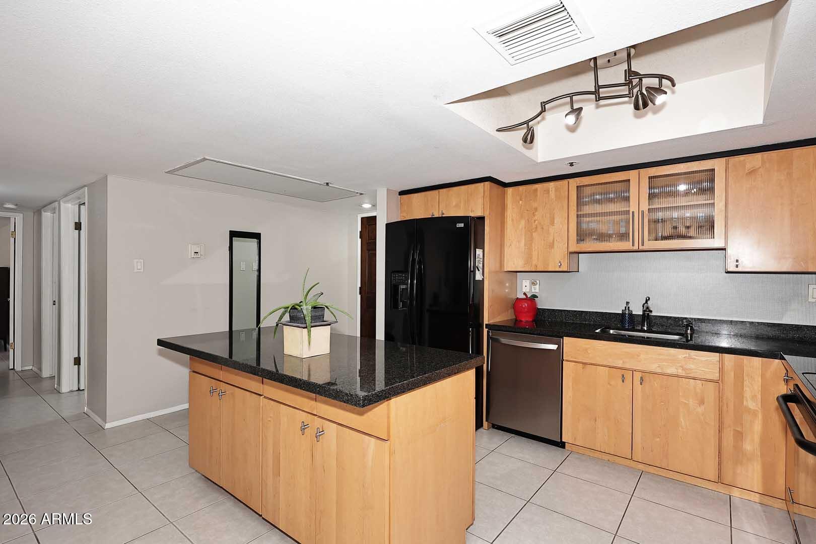 7860 East Camelback Road, Unit 309 Scottsdale, AZ 85251 - Photo 4 of 48 Kitchen-Island