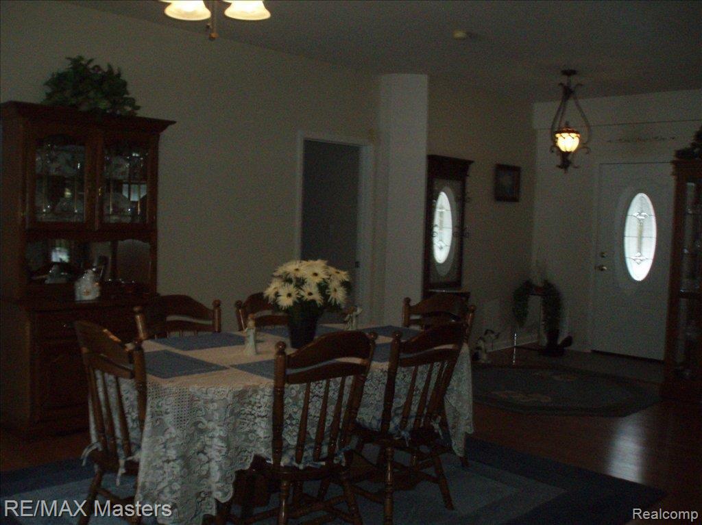 27224 Crawford Road Romulus, MI 48174 - Photo 5 of 13 030
