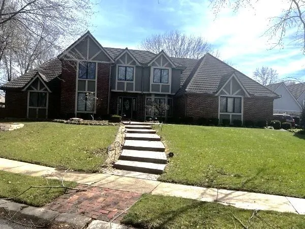 $900,000 | 2305 West 127th Street, Leawood, KS 66209