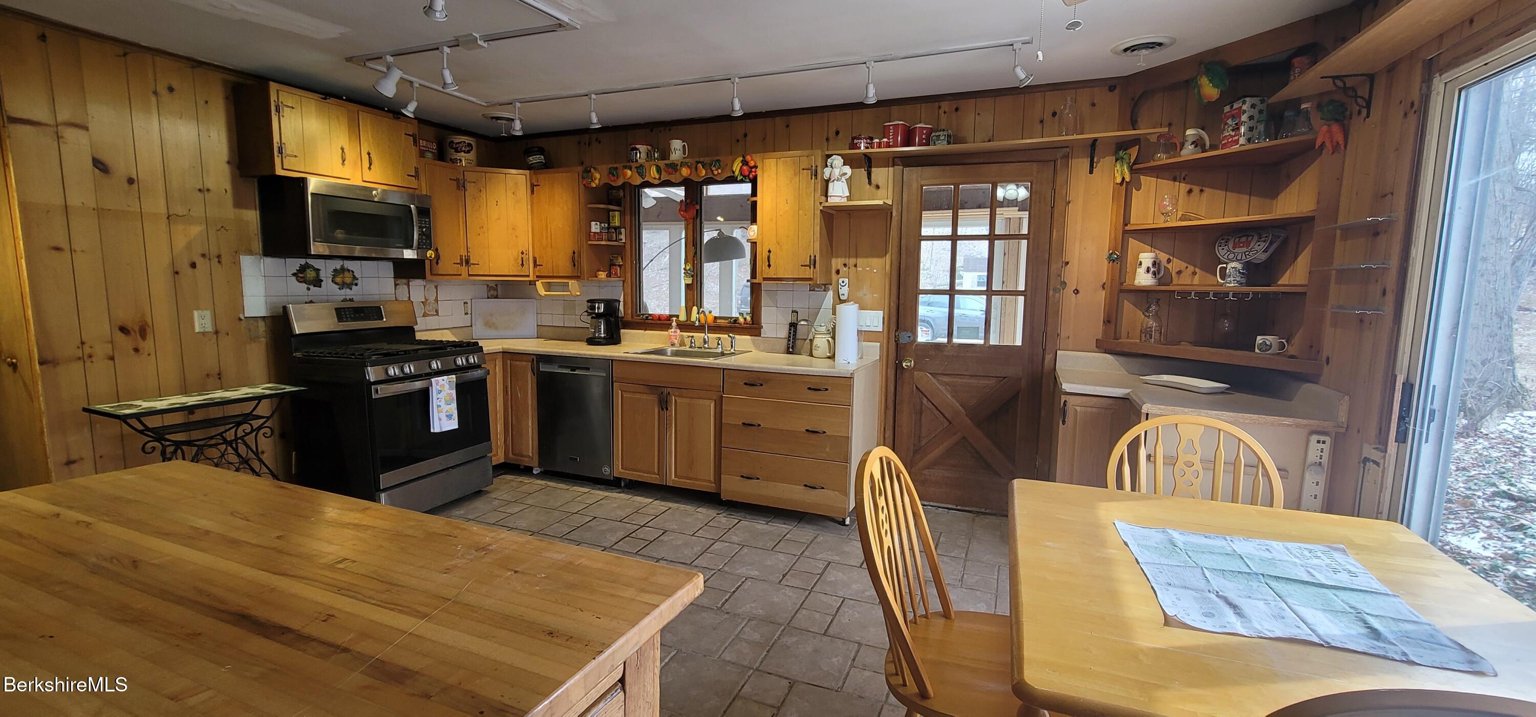 14 East Road Stephentown, NY 12168 - Photo 6 of 23 East Rd 6 Kitchen