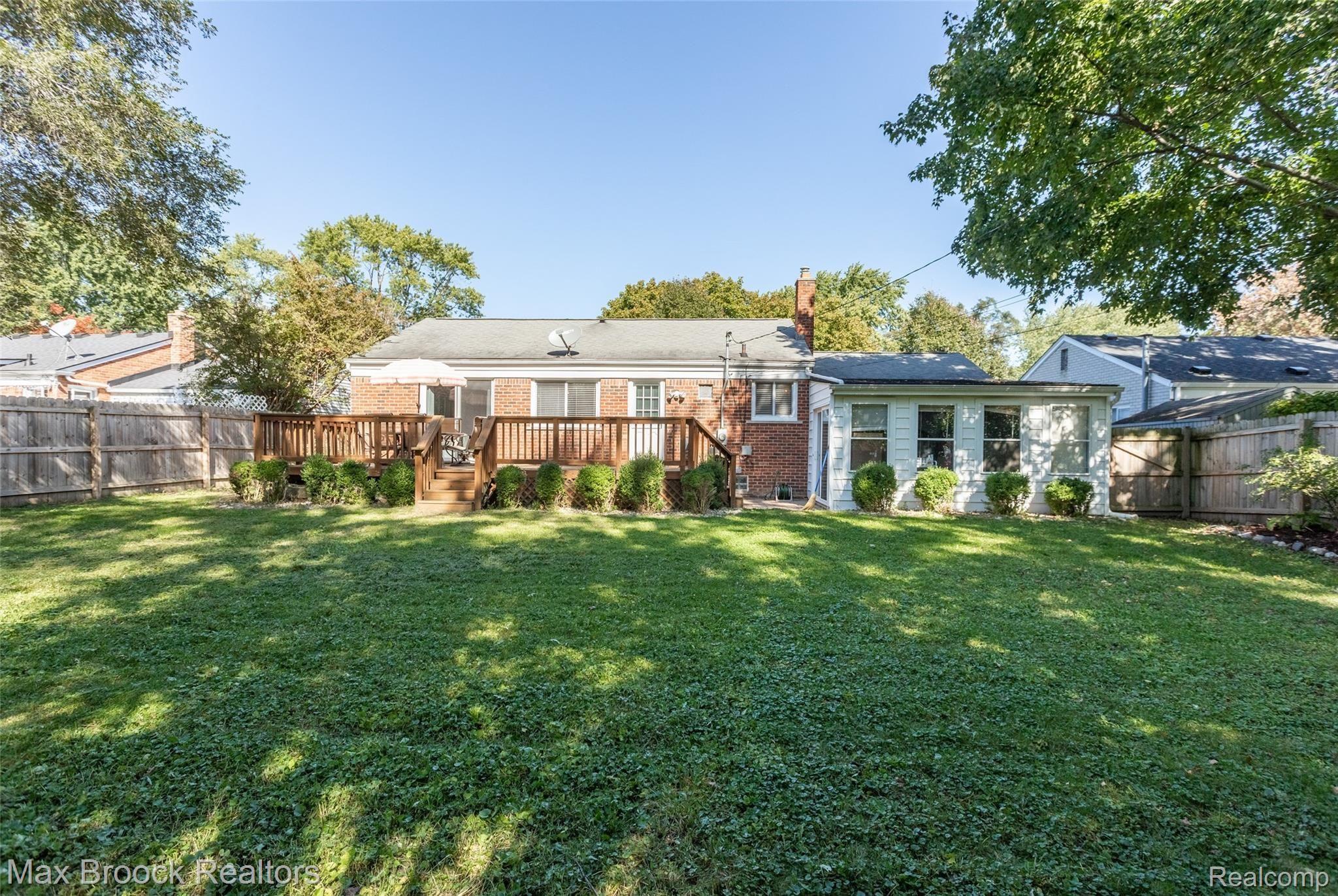 31611 Marblehead Road Farmington, MI 48336 - Photo 29 of 32 244A3397.jpg