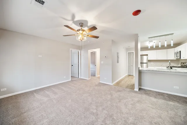 $1,695 | 5 South Virginia Road, Unit 6, Crystal Lake, IL 60014