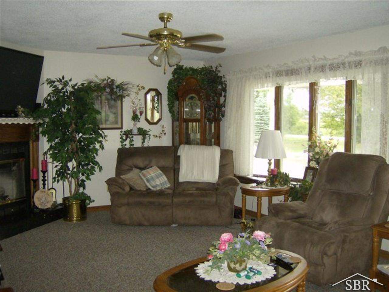 2725 East Sloan Road Birch Run, MI 48415 - Photo 5 of 14 31186606-4.JPG