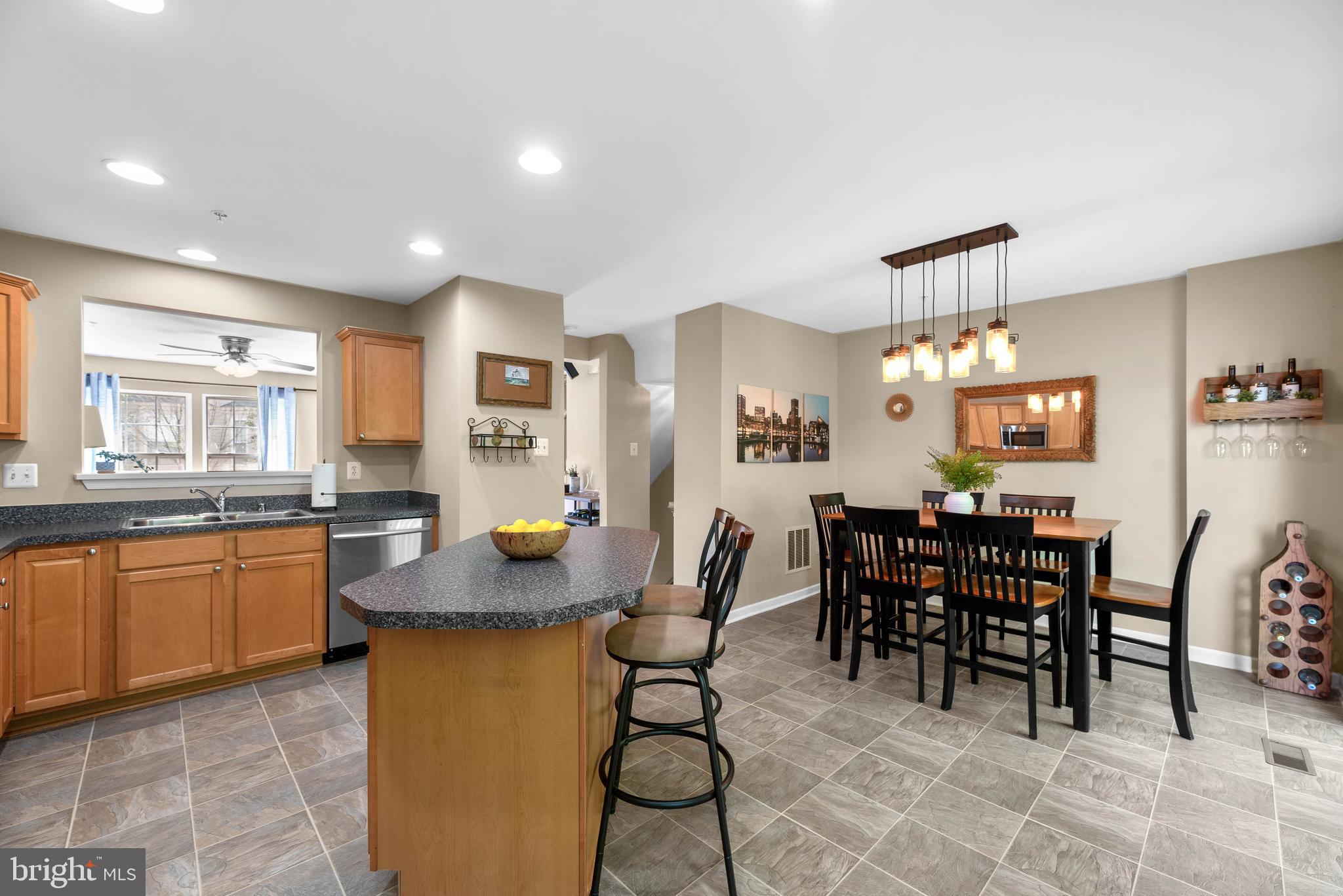 7136 Water Oak Road Elkridge, MD 21075 - Photo 6 of 39 Gallery Image 6